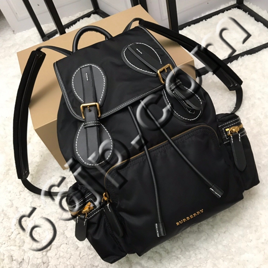 バーバリーバッグ背面デザイン